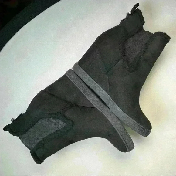 Unisa Missy Wedge Chelsea Boot slightly used, but in fabulous condition 7.5 - Picture 4 of 11